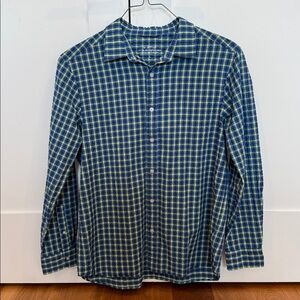 Vineyard Vines On The Go Performance Button Up Summer Casual Shirt Men’s Large